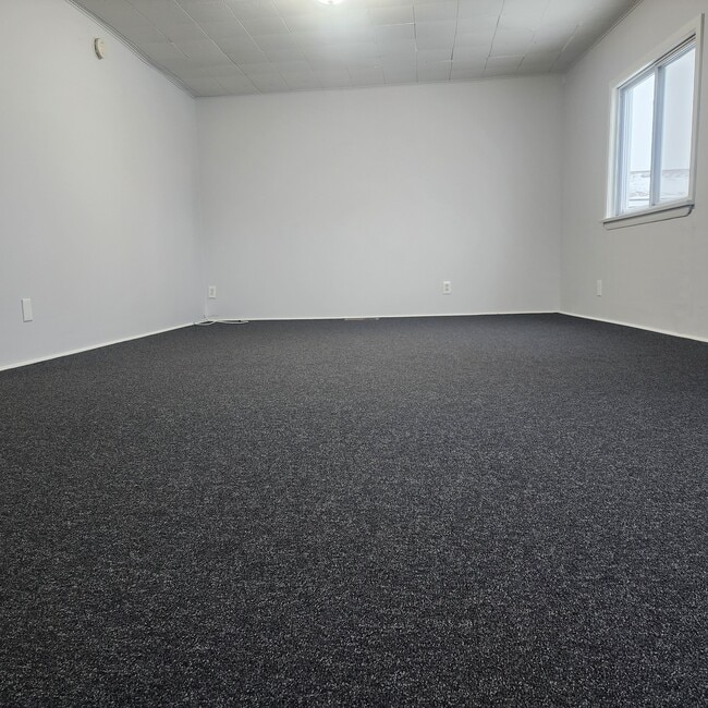 Área de comedor - 396 Norton St Unidad 1