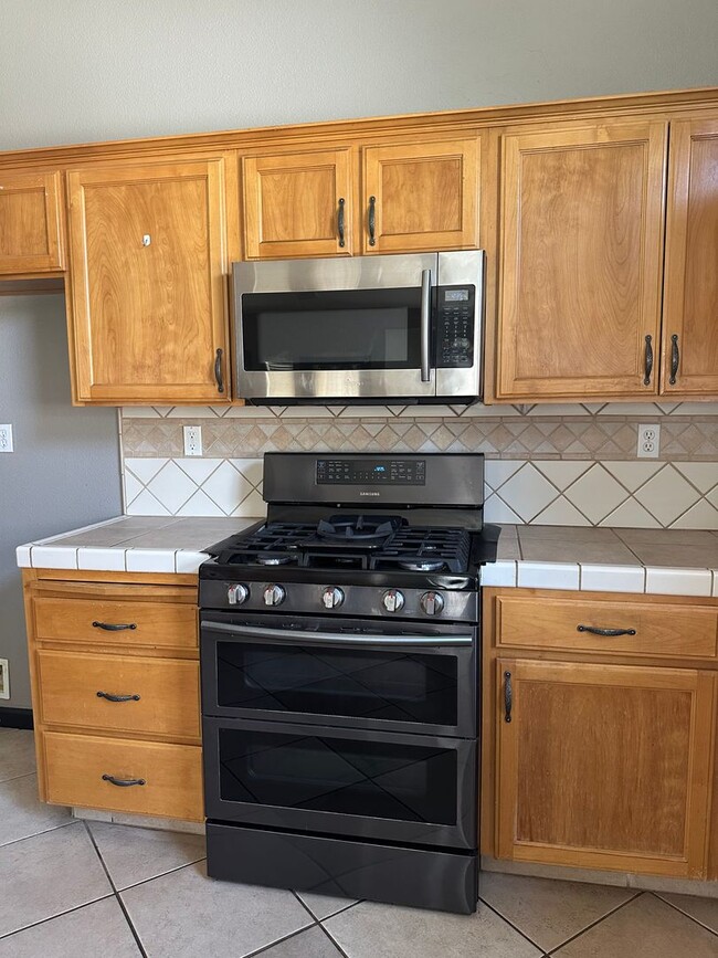 Photo - Cozy home in well established neighborhood, close to Annie R. Mitchell Elementary