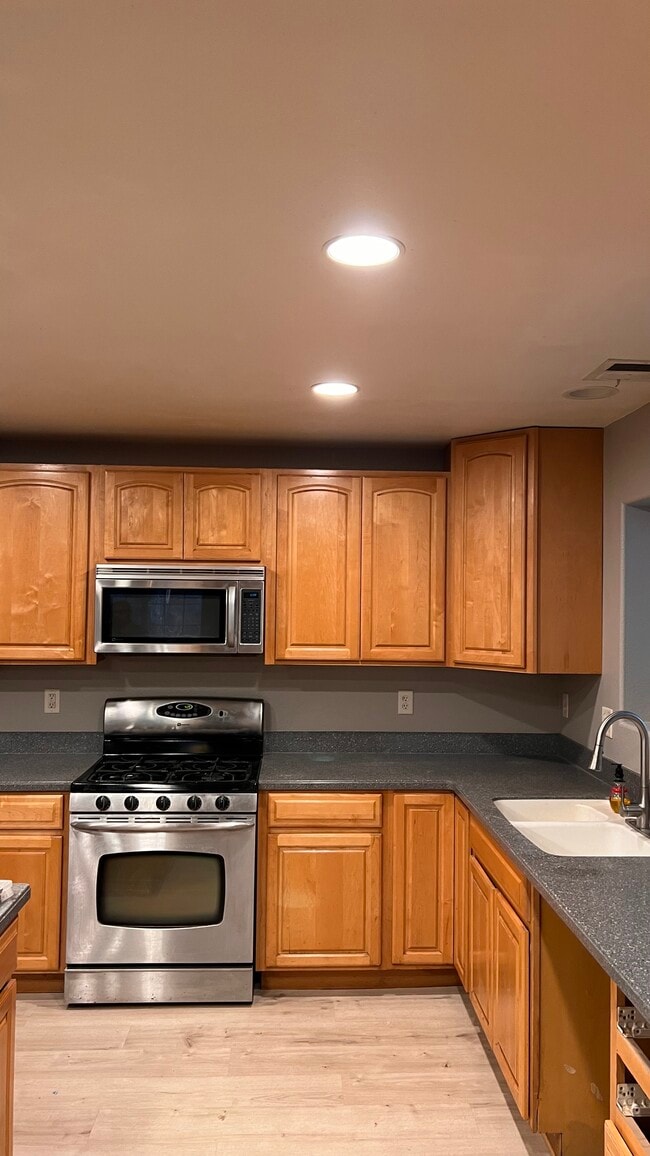 Photo - 14385 Holmwood Dr