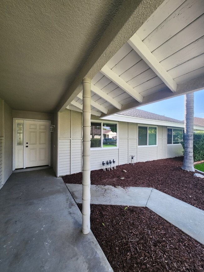 Photo - 251 E Heather St