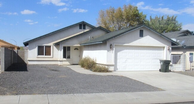 Building Photo - Coming Soon!  Beautifully Updated Home with Screened Porch Retreat