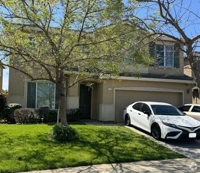 Building Photo - BEAUTIFUL TWO STORY 5 BEDROOM 3 BATH MERCE... Rental