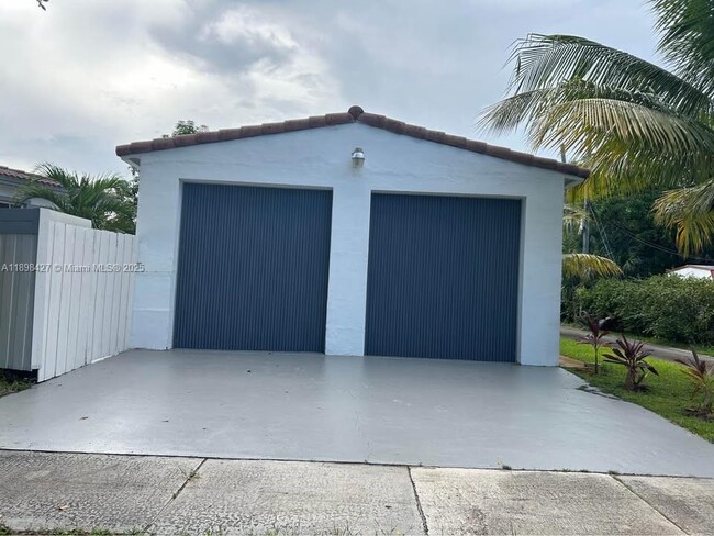 Photo - 205 NW 130th St Unidad 2
