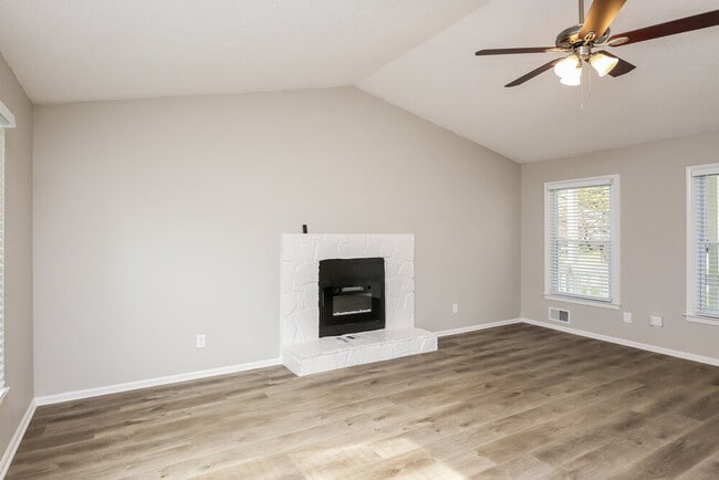 Photo - 649 Edwards Ct