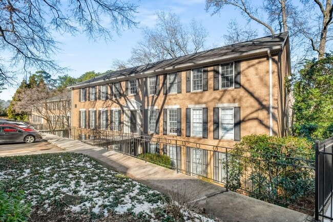 Building Photo - 1101 Collier Rd NW Unit L3