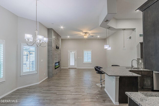 Photo - 14641 Ciambriello Ave