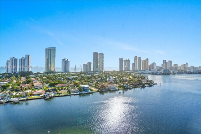 Building Photo - 19101 NE 36th Pl Unit 2109