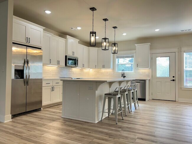 Photo - 27 Shropshire Dr