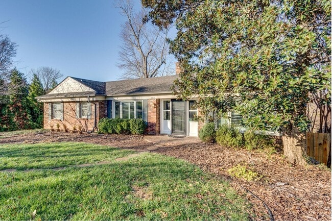 Photo - Spacious Green Hills Retreat | 3–4BR, 3BA ...
