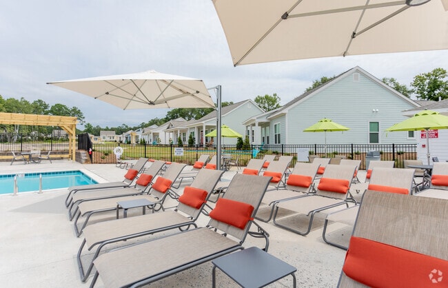 Poolside Lounges