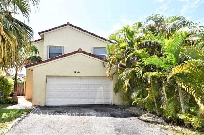 Building Photo - 1095 SW 135th Pl
