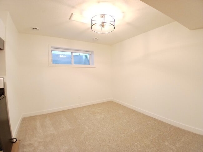 Photo - 1954-1209 209 St NW Unit Lower