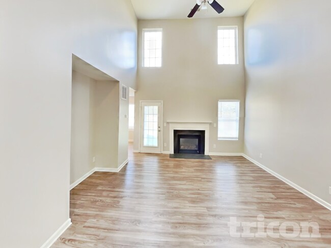 Photo - 693 Winners Point