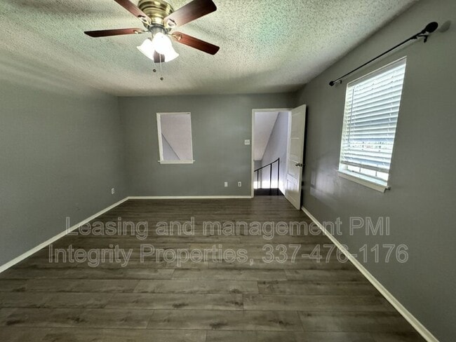 Photo - 300 Lozes Ave