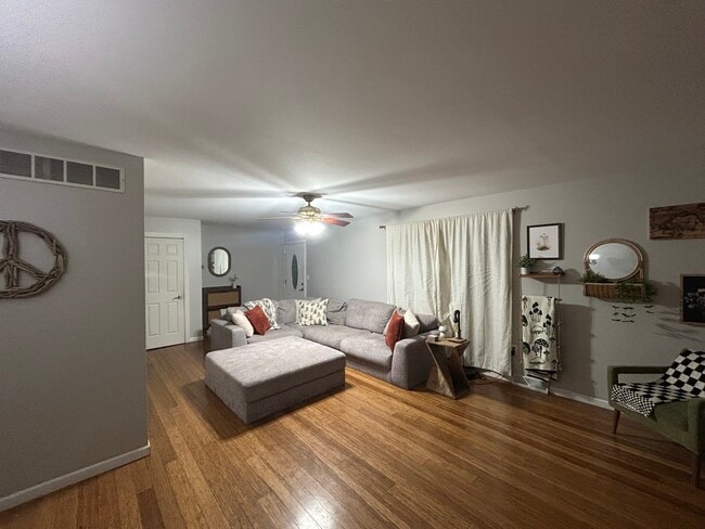 Photo - 479 Meadow Ln