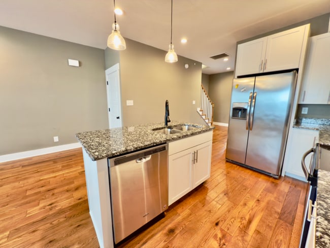Photo - 451 N 1st St