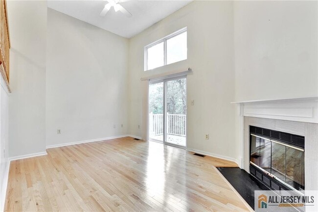 Photo - 140 S Barrow Pl