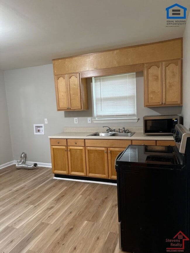 Photo - 1231 Helena Dr