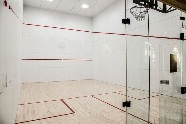 Photo - Fully furnished (Short Term Available) / G...