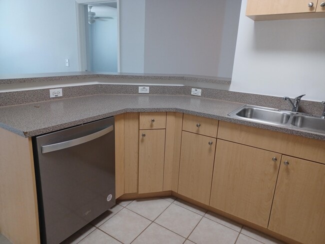 Photo - 215 Villa Cir