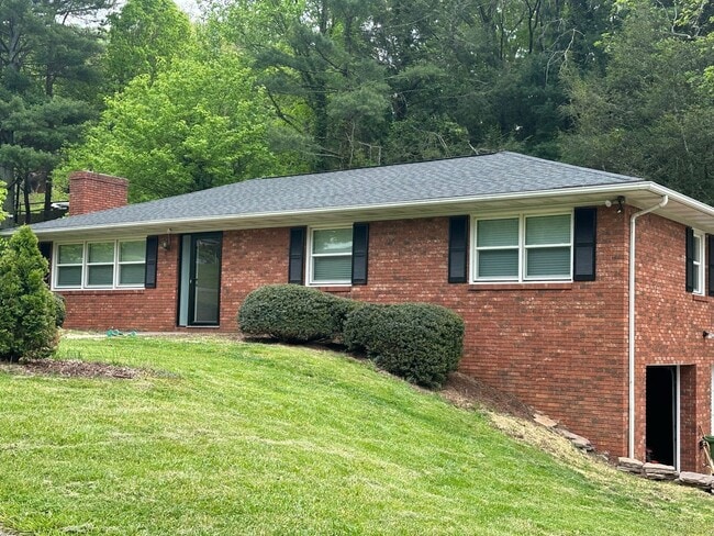 Photo - 11 Mountainbrook Rd