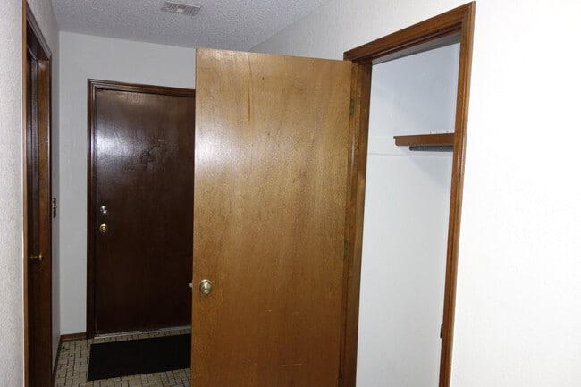 Photo - 7318 S Darlington Ave