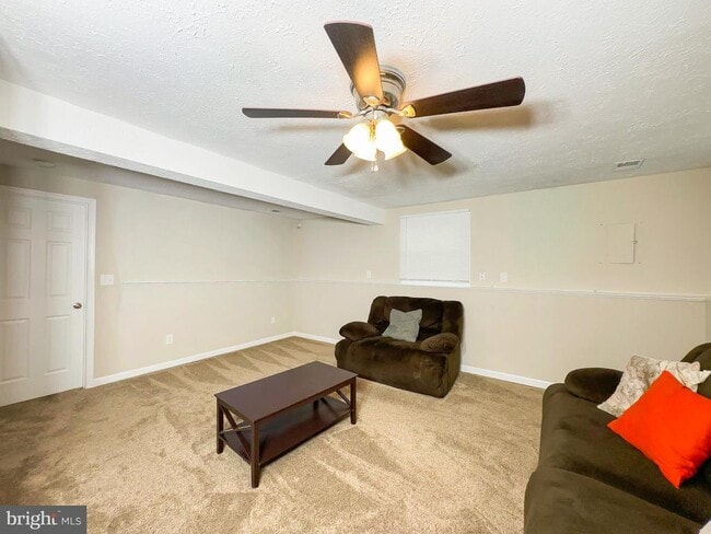 806 Truro Ct