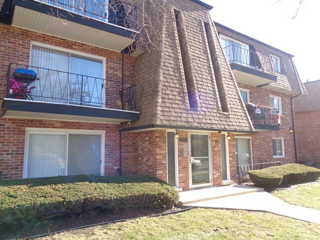 Building Photo - 10701 Keating Ave Unit 3A