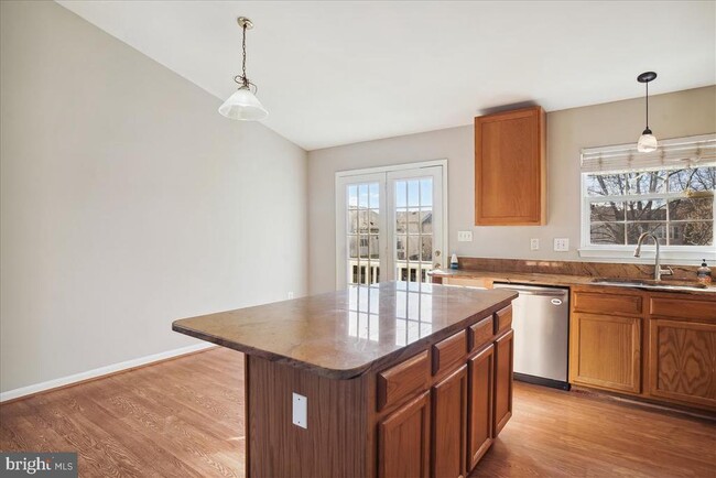 Building Photo - 102 W Deer Park Rd Rental