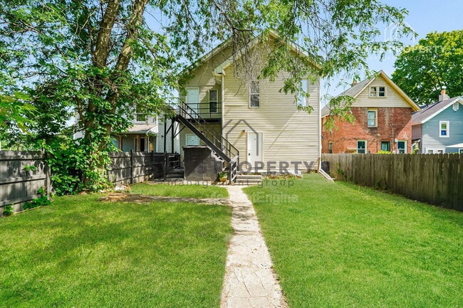 Photo - 1340 Mooberry St
