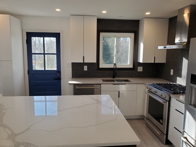 Photo - 1260 Dogwood Rd Unit Upper