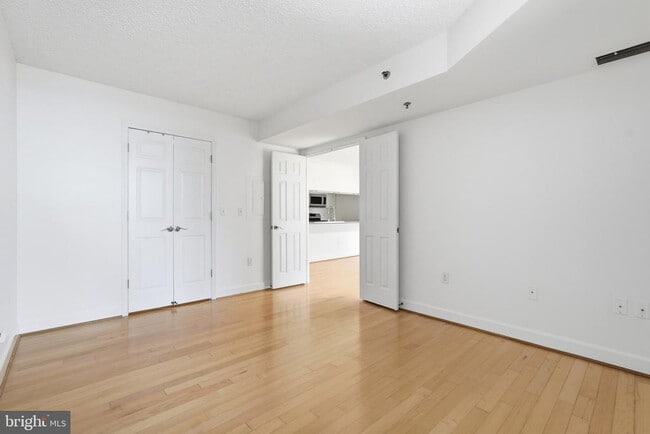 Photo - 1276 N Wayne St Unit 319