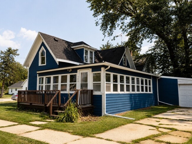 Photo - 446 Thomas St