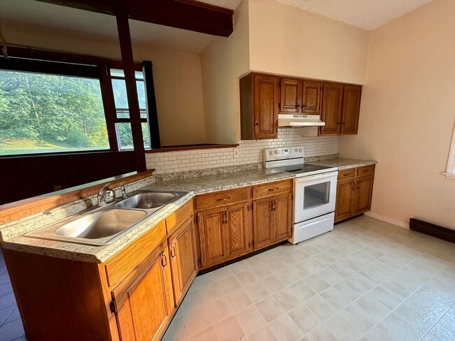 Photo - 106 Lake St Unit 2