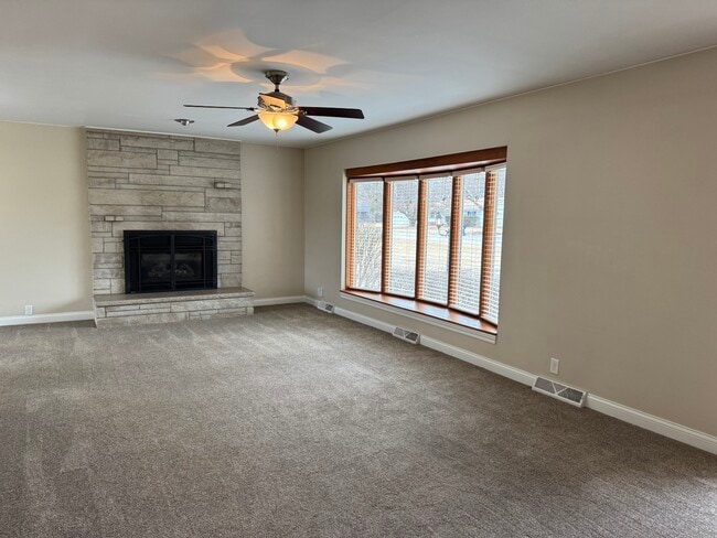 Photo - 233 Manor Dr