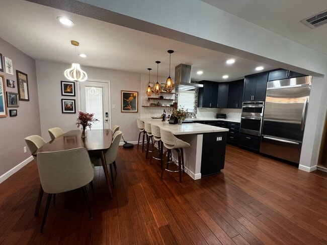 Photo - 5305 Cloverdale Ln