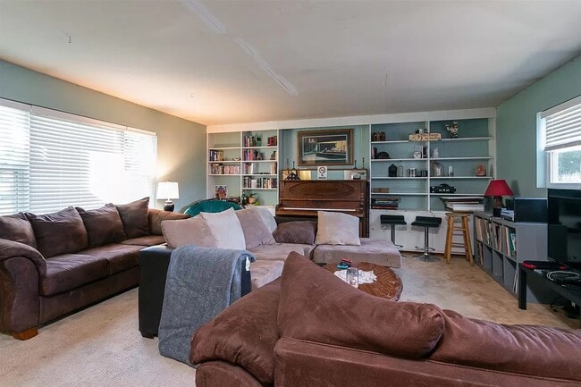 Photo - 1944 Hunting Ave