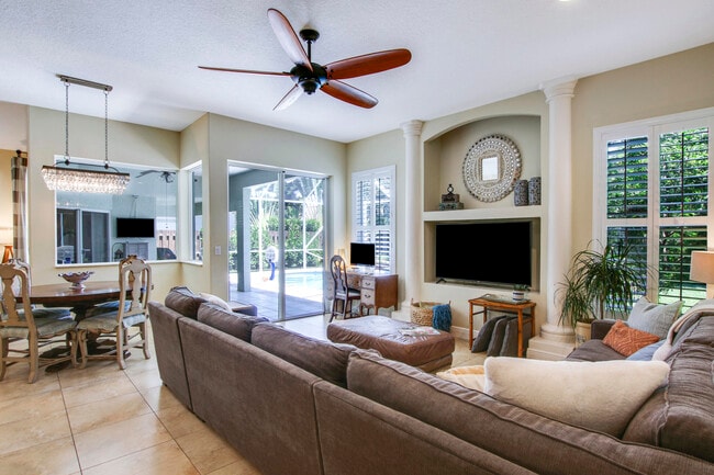 Photo - 511 Cypress Ct