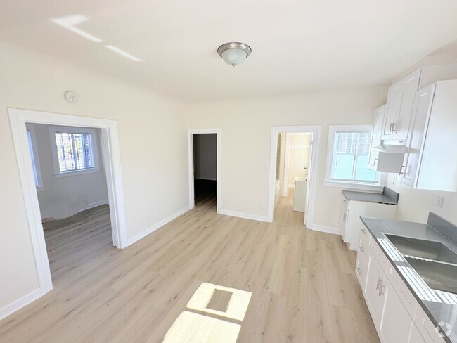 Building Photo - Charming 2-bed/1-bath apartment in the Hea... Unit 1528 1/4