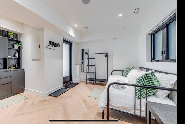 Photo - 65 Claremont St Unit ID1326016P