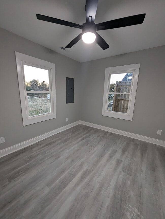 Photo - 706 Zane Perkins Dr