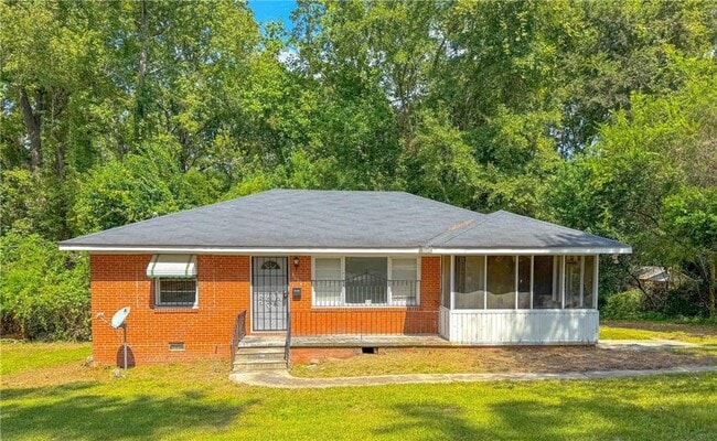 Building Photo - 2140 Bayswater Rd Rental