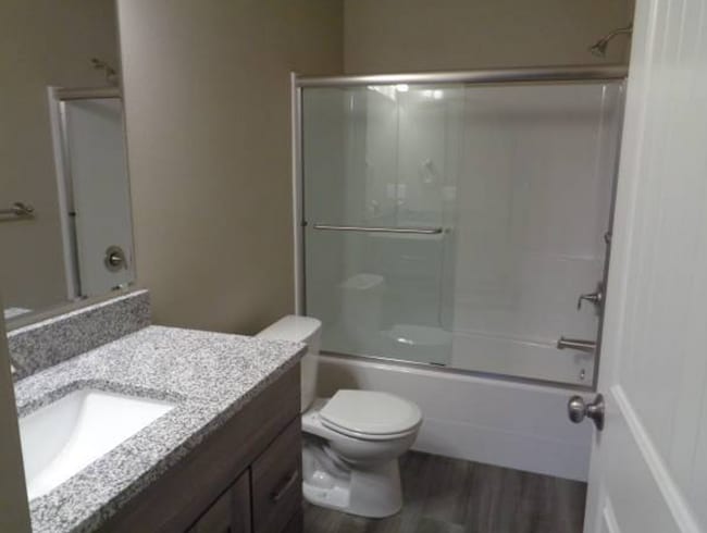 Photo - 3 Bedroom Duplex Close to Shopping and Schools!