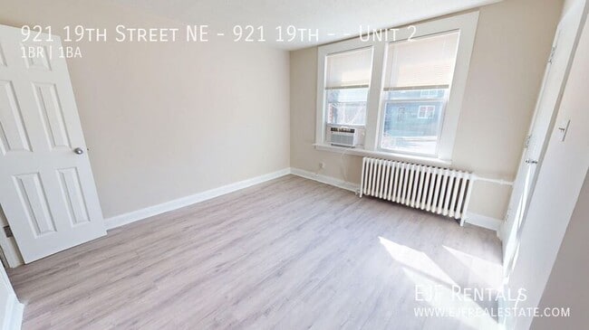 Photo - 921 19th St NE Unidad 2