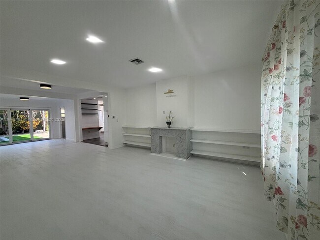 Photo - 9324 Byron Ave