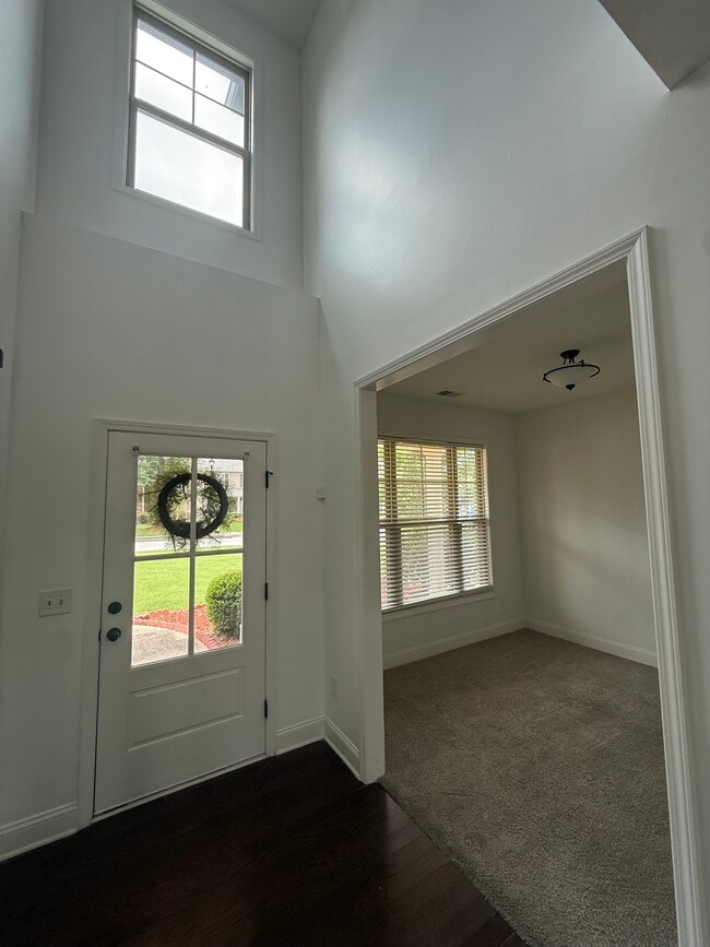 Photo - 6035 Stonebrook Ln