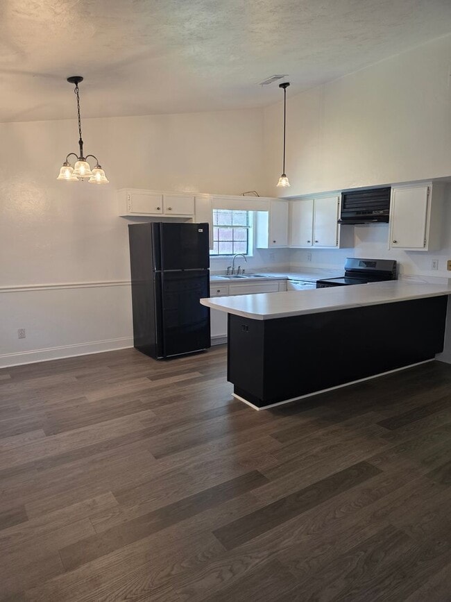Photo - Cozy and Newly Renovated 2-bedroom, 1-bath townhome Close to Campuses!