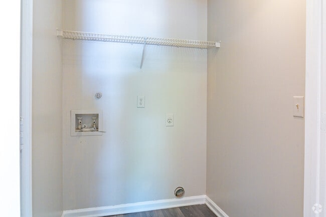 119 - 3BR 1.5 BA 1001 SF - Laundry Room