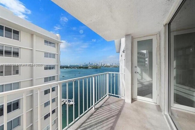 Photo - 1228 West Ave Unidad 1415