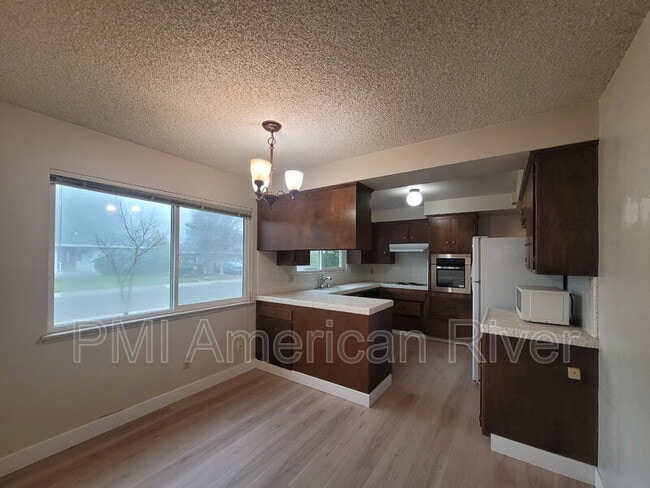 Photo - 602 Lelandhaven Way